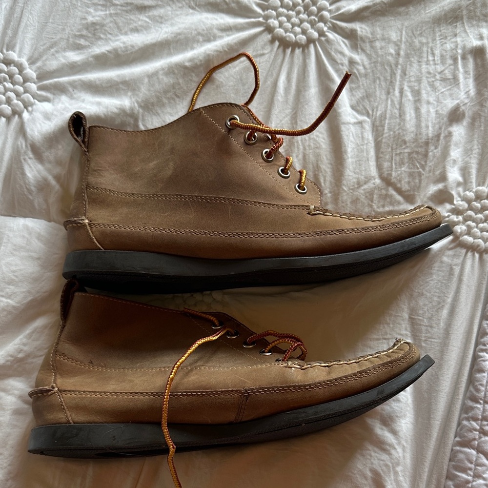✅G.H. Bass & Co. Brand Brown  Boots- high top loafers. With ties. LEATHER. 7.5
